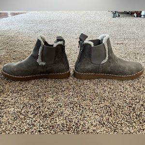 Blowfish Chelsea Boots Size 7.5 never worn